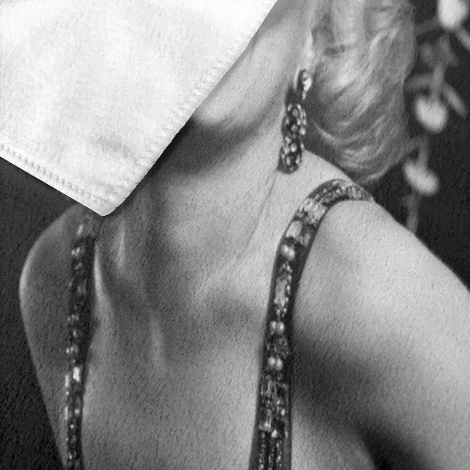Amazon｜マリリンモンロー Marilyn Monroe バスタオル タオル ビーチ